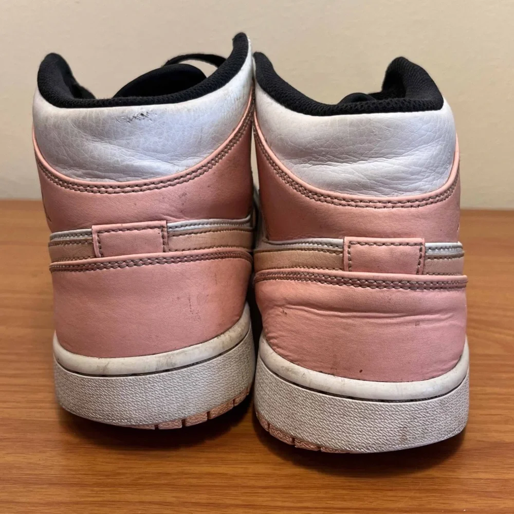 Jordan 1 Mid Crimson Tint - Picture 5 of 12